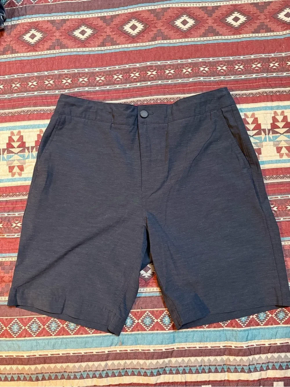 Faherty Men's gray Flat-Front Performance Shorts size 33
